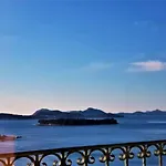 Seaside House In With Excellent Views, Large Terraces *