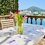 Seaside House In With Excellent Views, Large Terraces 아파트