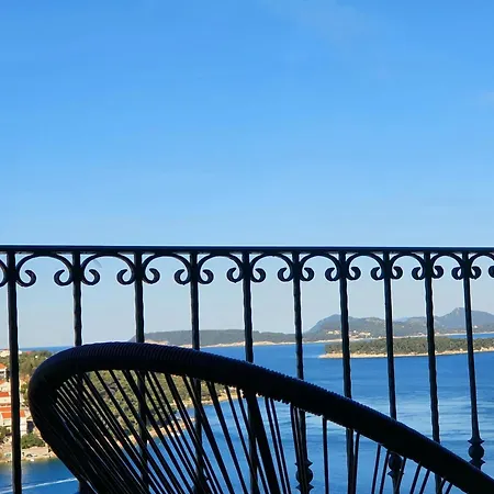 Seaside House In With Excellent Views, Large Terraces Apartament *