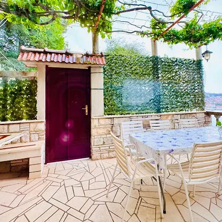 Seaside House In With Excellent Views, Large Terraces Dubrownik