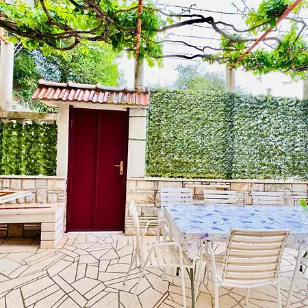 Apartman Seaside House In With Excellent Views, Large Terraces