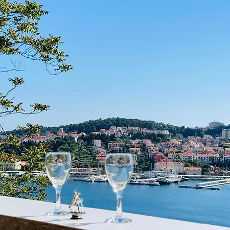 Seaside House In With Excellent Views, Large Terraces *