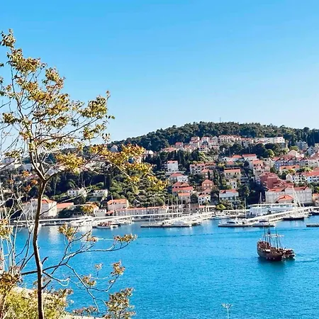 Apartman Seaside House In With Excellent Views, Large Terraces