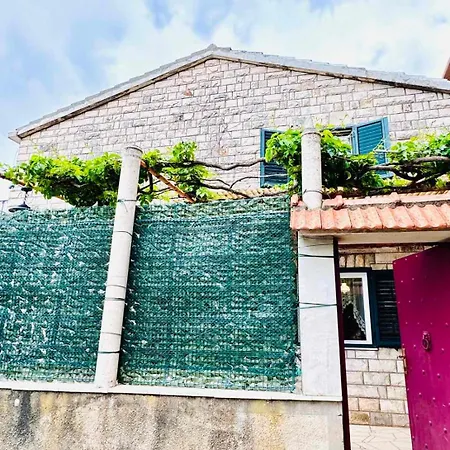 Seaside House In With Excellent Views, Large Terraces *