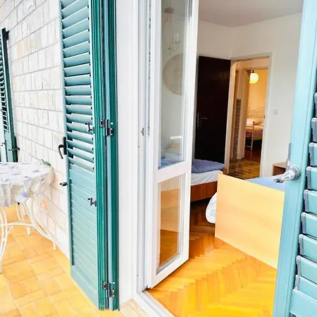 Seaside House In With Excellent Views, Large Terraces *