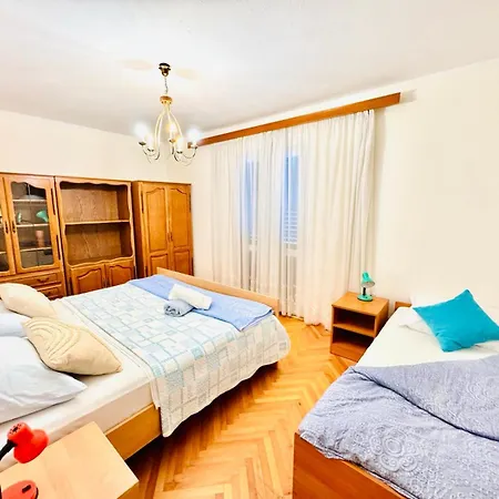 Apartman Seaside House In With Excellent Views, Large Terraces *