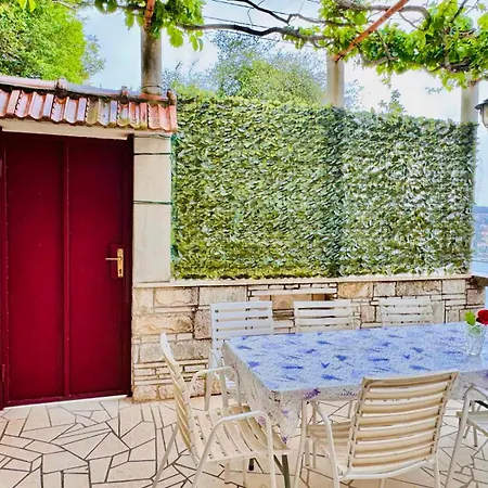 Seaside House In With Excellent Views, Large Terraces Dubrovnik