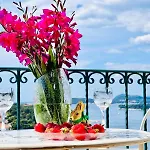 Seaside House In With Excellent Views, Large Terraces *