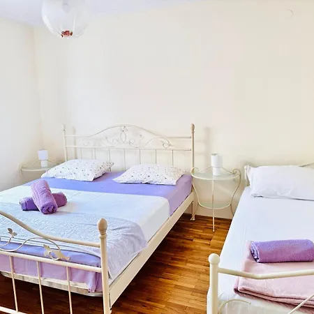 Seaside House In With Excellent Views, Large Terraces *