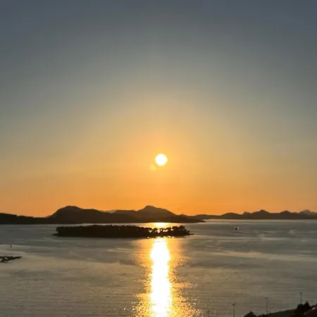 Seaside House In With Excellent Views, Large Terraces