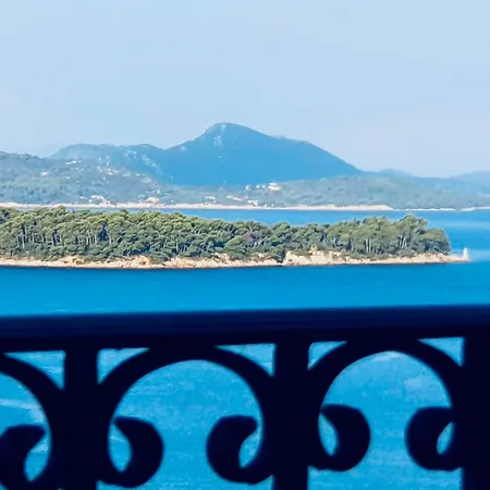 Seaside House In With Excellent Views, Large Terraces *