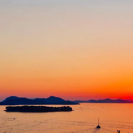 Seaside House In With Excellent Views, Large Terraces Appartamento *