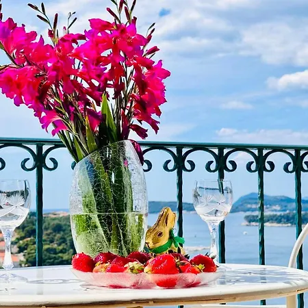 Seaside House In With Excellent Views, Large Terraces *